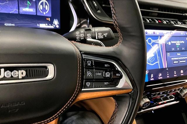 2023 Jeep Grand Cherokee L Summit 4x4 - Pano Roof - Htd/Cooled Massaging Seats