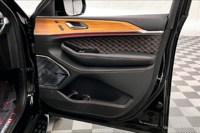 2024 Jeep Grand Cherokee L Summit 4x4-Pano Roof-Htd/Cooled Massaging Leather-21'' Wh