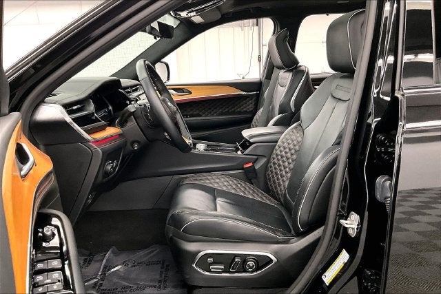 2024 Jeep Grand Cherokee L Summit 4x4-Pano Roof-Htd/Cooled Massaging Leather-21'' Wh