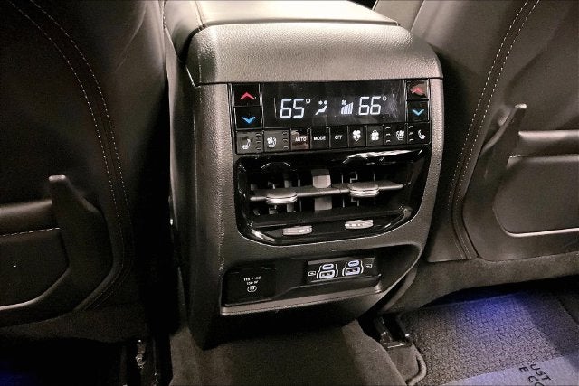 2024 Jeep Grand Cherokee L Summit 4x4-Pano Roof-Htd/Cooled Massaging Leather-21'' Wh