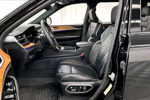 2023 Jeep Grand Cherokee L Summit 4x4-Reserve Pkg-Pano Roof-Htd/Cooled Massaging Lea