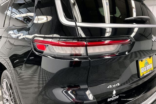 2023 Jeep Grand Cherokee L Summit 4x4-Reserve Pkg-Pano Roof-Htd/Cooled Massaging Lea