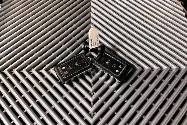 2025 Jeep Grand Cherokee 4xe 4x4 - Pano Roof - Adaptive Cruise - Htd Seats