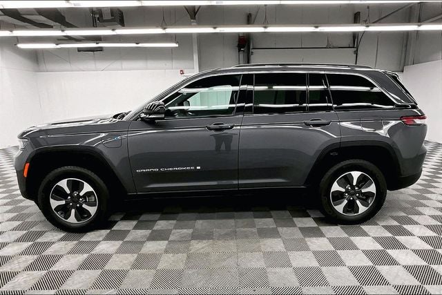 2025 Jeep Grand Cherokee 4xe 4x4 - Pano Roof - Adaptive Cruise - Htd Seats