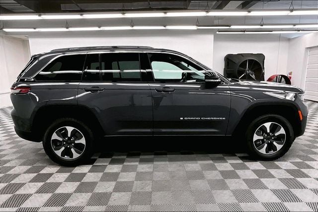 2025 Jeep Grand Cherokee 4xe 4x4 - Pano Roof - Adaptive Cruise - Htd Seats