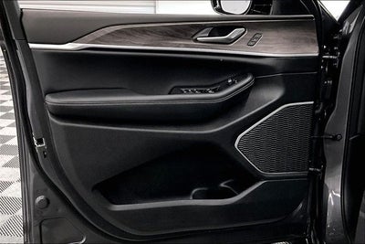 2025 Jeep Grand Cherokee 4xe 4x4 - Pano Roof - Adaptive Cruise - Htd Seats