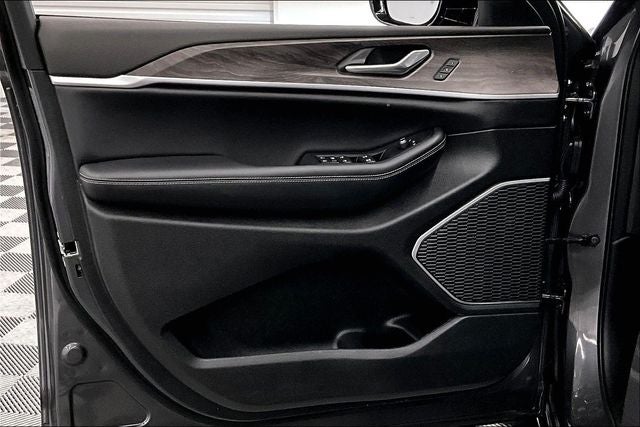 2025 Jeep Grand Cherokee 4xe 4x4 - Pano Roof - Adaptive Cruise - Htd Seats