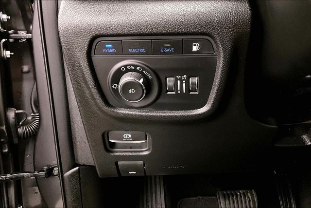 2025 Jeep Grand Cherokee 4xe 4x4 - Pano Roof - Adaptive Cruise - Htd Seats