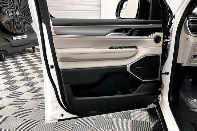 2025 Jeep Wagoneer L Series III