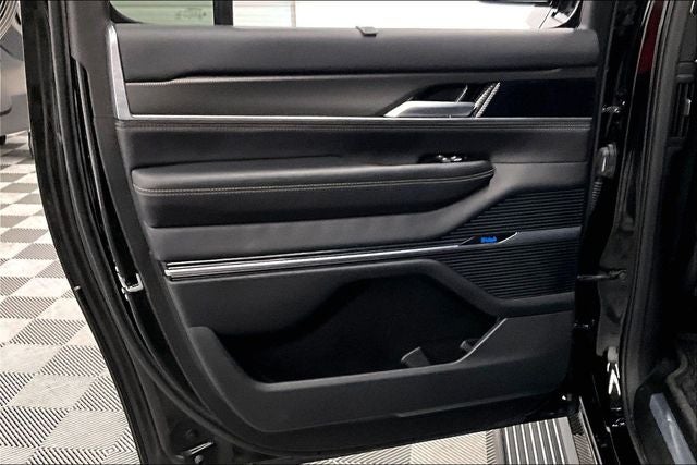 2024 Jeep Grand Wagoneer L Series II 4x4-Pano Roof-Htd/Cooled Massaging Leather