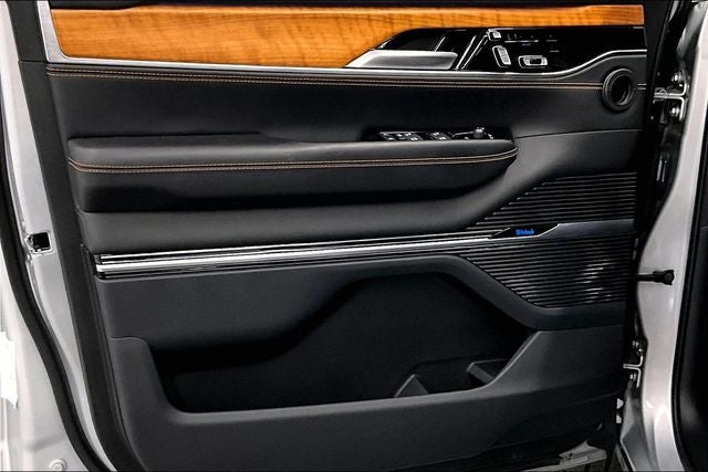 2024 Jeep Grand Wagoneer L Series III 4x4-Pano Roof-Htd/Cooled Massaging Leather