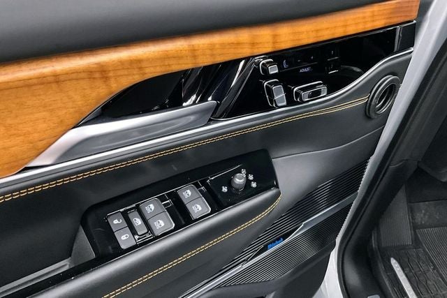 2024 Jeep Grand Wagoneer L Series III 4x4-Pano Roof-Htd/Cooled Massaging Leather
