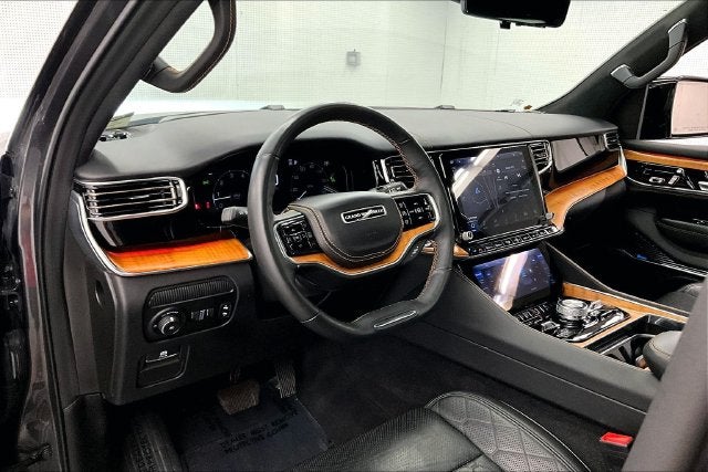 2025 Jeep Grand Wagoneer L Series III 4x4-Pano Roof-Htd/Cooled Massaging Leather