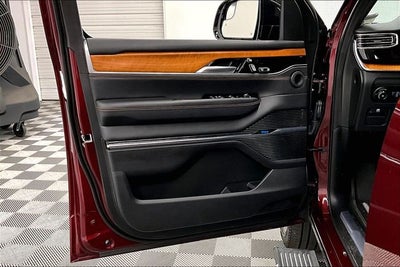 2025 Jeep Grand Wagoneer L Series III 4x4-Pano Roof-Htd/Cooled Massaging Leather-DVD