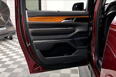 2025 Jeep Grand Wagoneer L Series III 4x4-Pano Roof-Htd/Cooled Massaging Leather-DVD