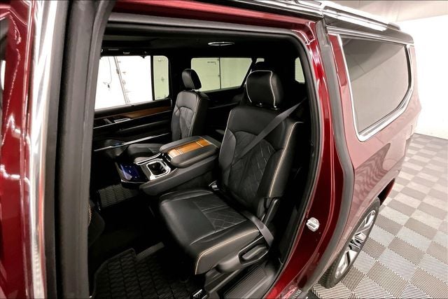 2025 Jeep Grand Wagoneer L Series III 4x4-Pano Roof-Htd/Cooled Massaging Leather-DVD