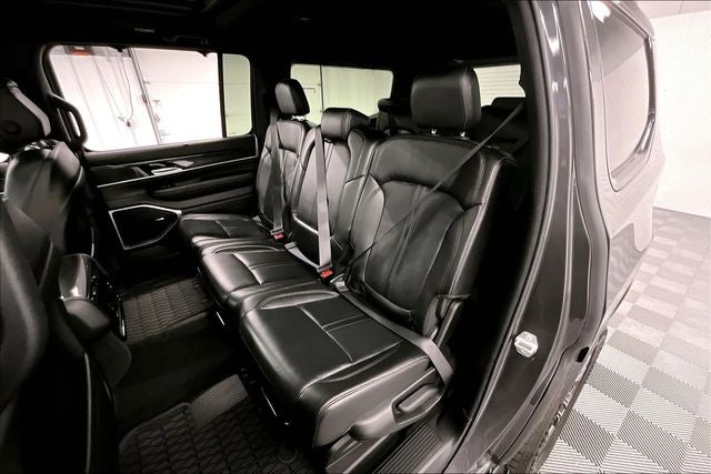 2023 Jeep Wagoneer Base 4x4 - Premium Group I, Pano Roof - Adaptive Cruise