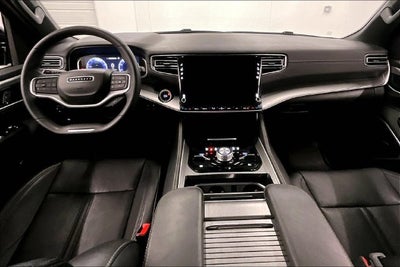 2025 Jeep Wagoneer Series II 4X4-Panoramic Roof-Navigation