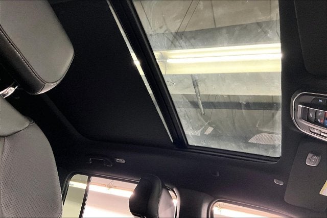 2025 Jeep Wagoneer Series II 4X4-Panoramic Roof-Navigation