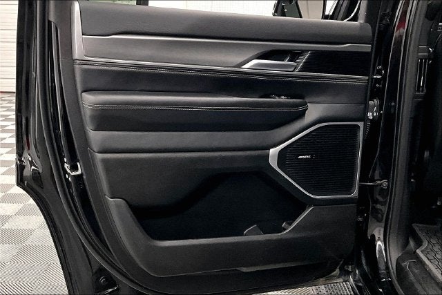 2025 Jeep Wagoneer Series II 4X4-Panoramic Roof-Navigation