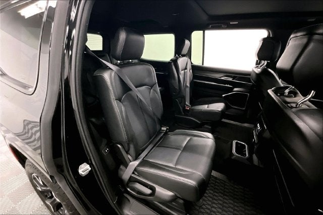 2025 Jeep Wagoneer Series II 4X4-Panoramic Roof-Navigation