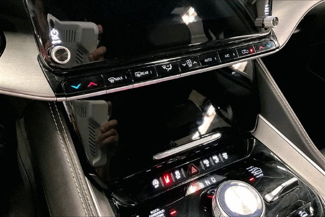 2025 Jeep Wagoneer Series II 4X4-Panoramic Roof-Navigation