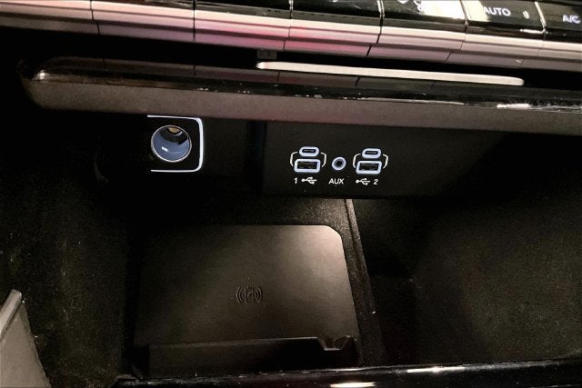 2025 Jeep Wagoneer Series II 4X4-Panoramic Roof-Navigation