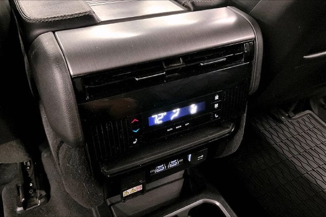2025 Jeep Wagoneer Series II 4X4-Panoramic Roof-Navigation