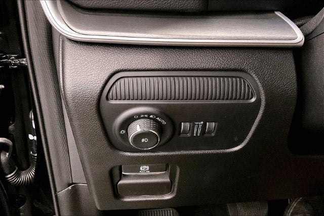 2025 Jeep Wagoneer Series II 4X4-Panoramic Roof-Navigation