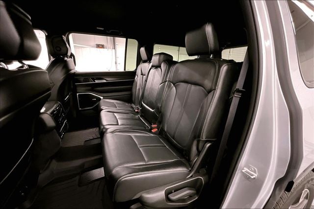 2023 Jeep Wagoneer Series III