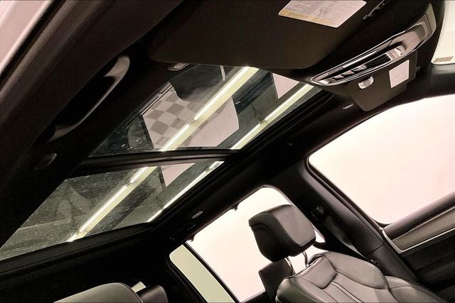2025 Jeep Wagoneer Series III 4x4 - Pano Roof - Htd/Cooled Leather - DVD