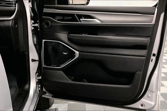 2025 Jeep Wagoneer Series III 4x4 - Pano Roof - Htd/Cooled Leather - DVD