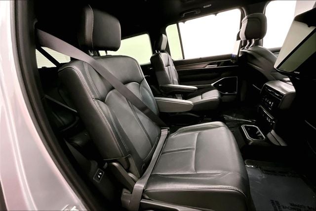 2025 Jeep Wagoneer Series III 4x4 - Pano Roof - Htd/Cooled Leather - DVD