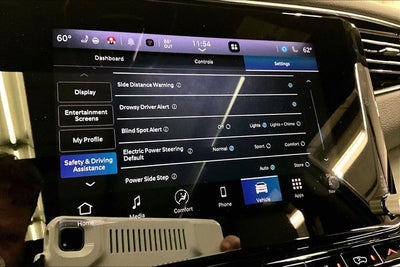 2025 Jeep Wagoneer Series III 4x4 - Pano Roof - Htd/Cooled Leather - DVD