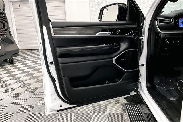 2023 Jeep Wagoneer Series III 4x4-Pano Roof-Adaptive Cruise-DVD