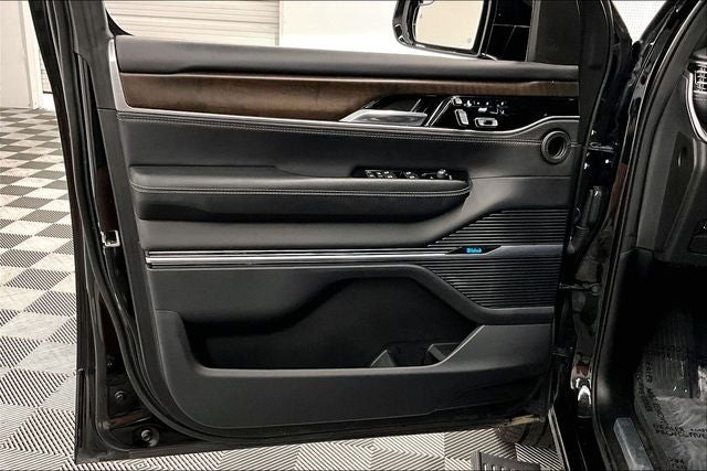 2023 Jeep Grand Wagoneer Series II
