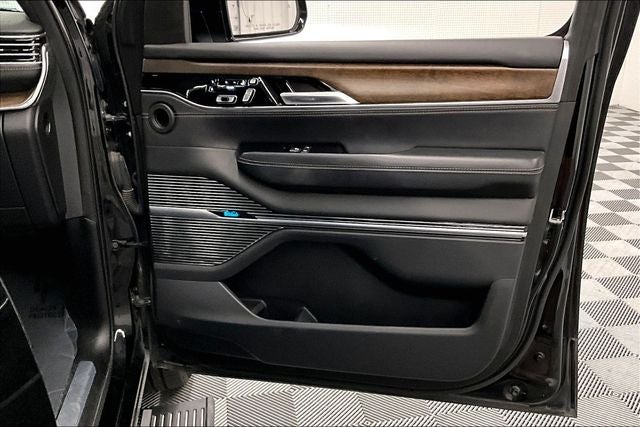 2023 Jeep Grand Wagoneer Series II