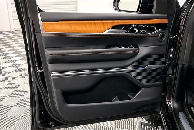 2024 Jeep Grand Wagoneer Series III 4x4 - Pano Roof - Htd/Cooled Massaging Leather