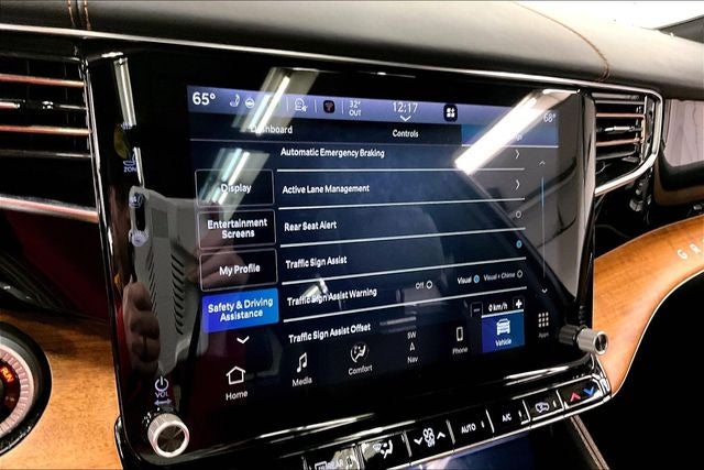 2024 Jeep Grand Wagoneer Series III 4x4 - Pano Roof - Htd/Cooled Massaging Leather