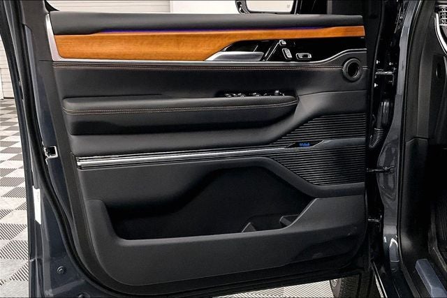 2025 Jeep Grand Wagoneer Series III 4x4 - Pano Roof - Htd/Cooled Massaging Leather