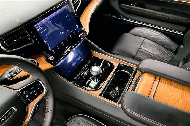 2025 Jeep Grand Wagoneer Series III 4x4 - Pano Roof - Htd/Cooled Massaging Leather