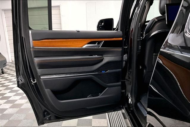2025 Jeep Grand Wagoneer Series III 4x4 - Pano Roof - Htd/Cooled Massaging Leather