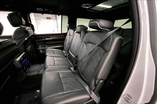 2024 Jeep Grand Wagoneer Series III 4x4 - Pano Roof - Htd/Cooled Massaging Leather