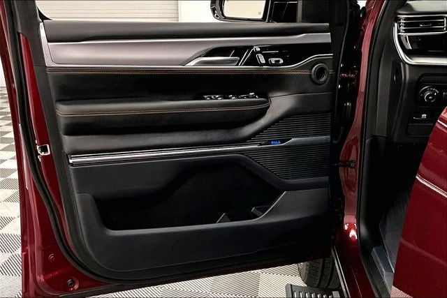 2023 Jeep Grand Wagoneer Series III