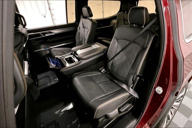 2023 Jeep Grand Wagoneer Series III