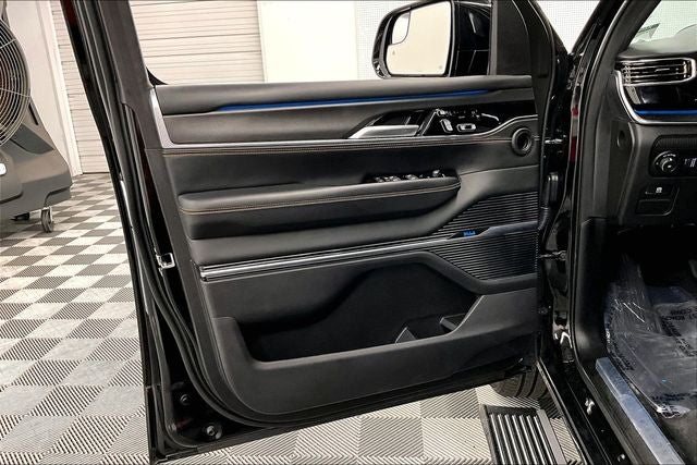 2024 Jeep Grand Wagoneer Series III 4x4-Pano Roof-Htd/Cooled Massaging Leather