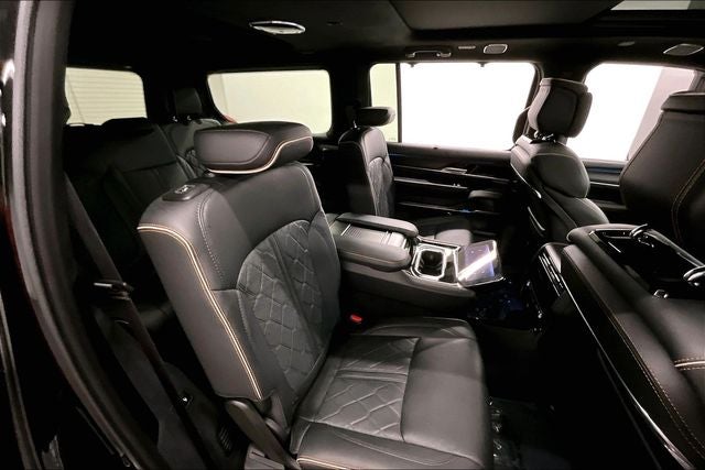 2024 Jeep Grand Wagoneer Series III 4x4-Pano Roof-Htd/Cooled Massaging Leather