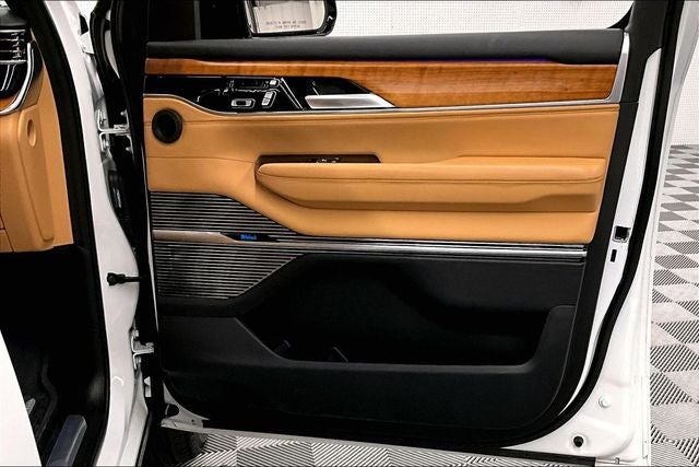 2025 Jeep Grand Wagoneer Series III 4x4-Pano Roof-Htd/Cooled Massaging Leather