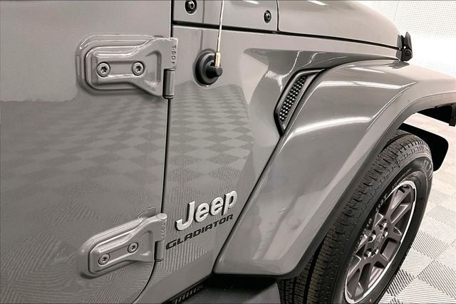 2022 Jeep Gladiator Overland 4x4 - Trailer Tow Pkg - Alpine Premium Audio