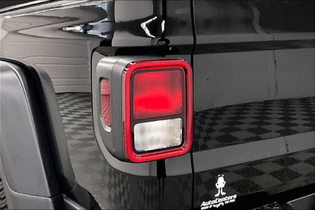 2021 Jeep Gladiator Mojave Lifted-Heated Seats-Navigation